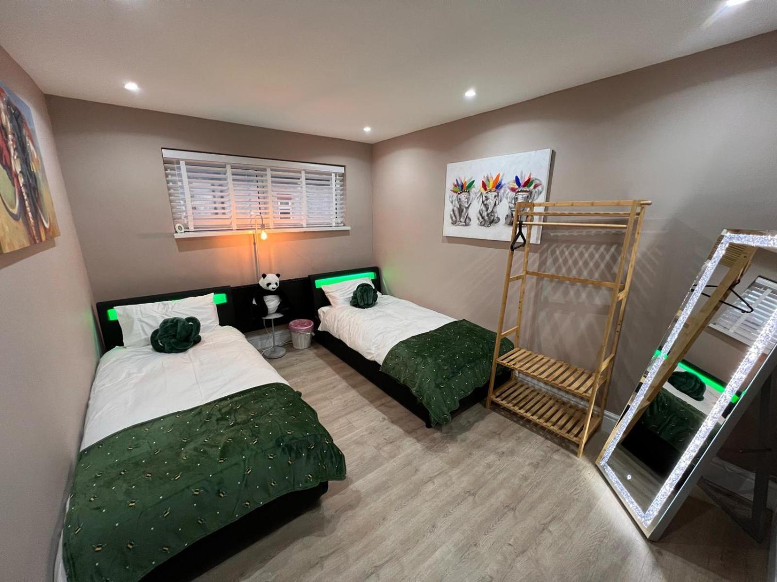 Premier Inn Comfort Mattresses - Sleeps 6 Middleton  Exterior photo